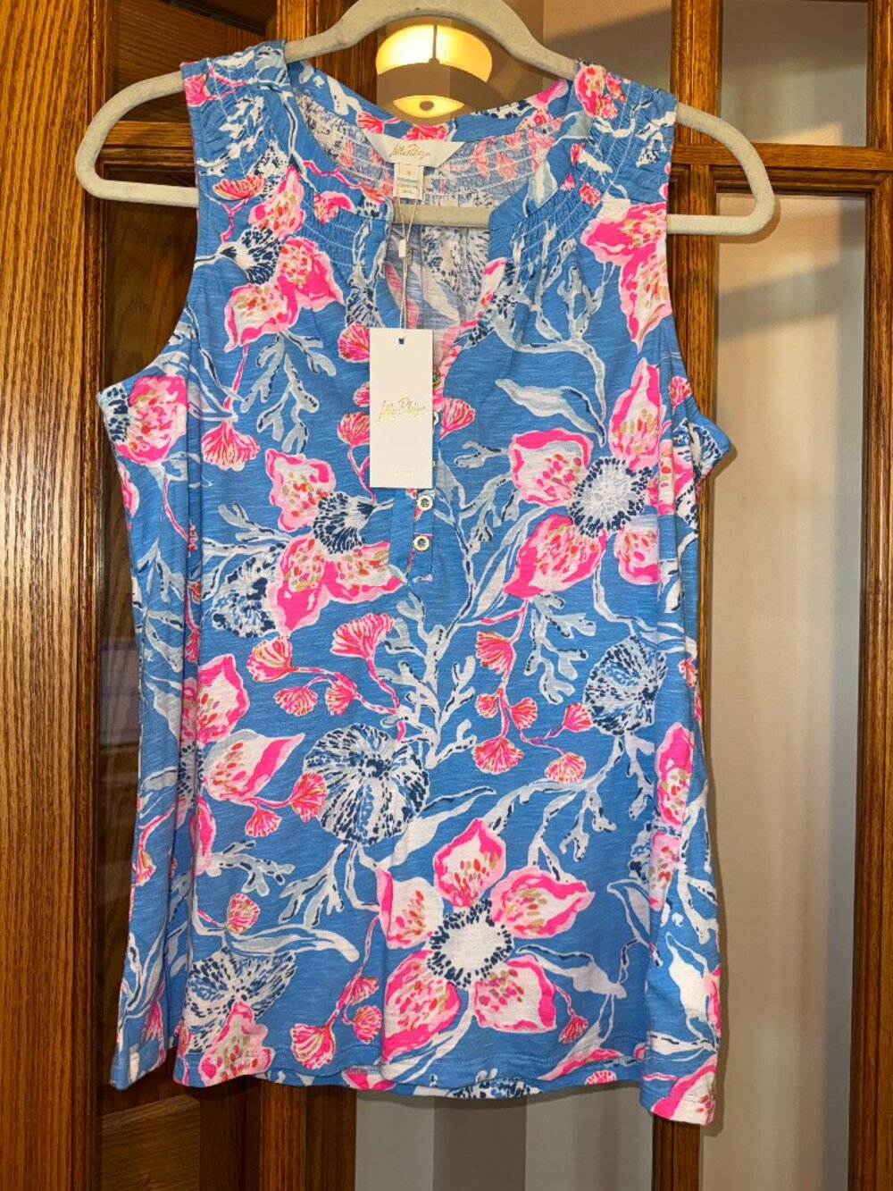 LILLY PULITZER NWT retail $58, Sz Medium Essie top, Multi Bahamian Rhapsody